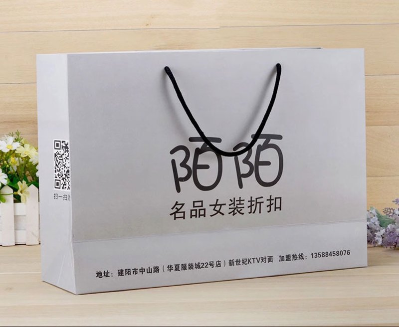 不干胶标签：现代标牌的柔性之美